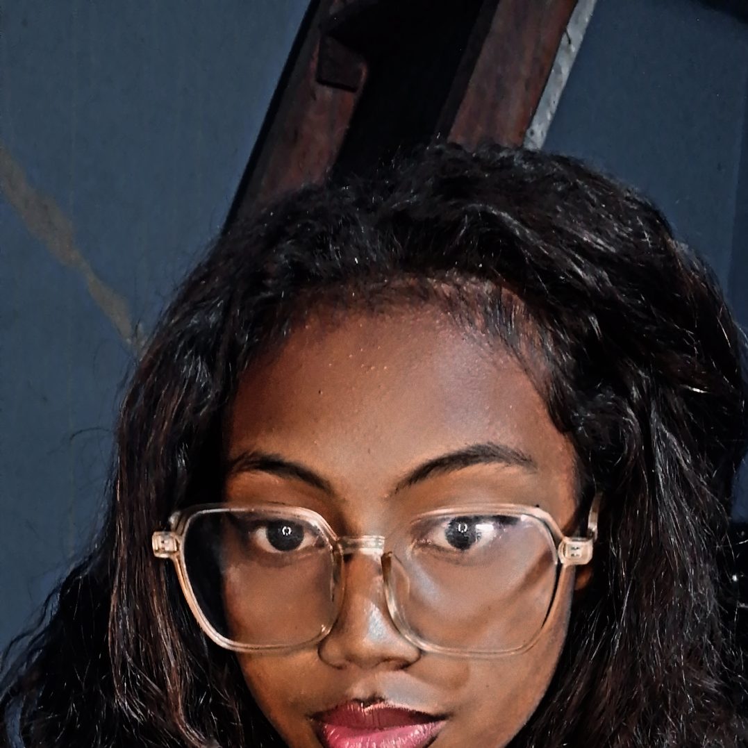 Hajatiana. R